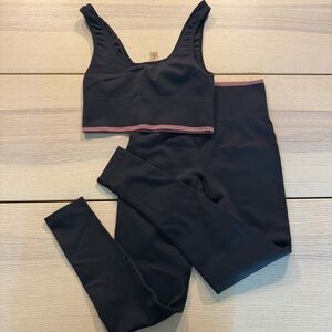 Outdoor Voices Seamless workout Set - size smal